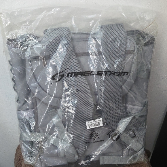 Urban Explorer Gray Backpack - Picture 2 of 3